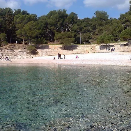 Apartment For Holidays In Pula