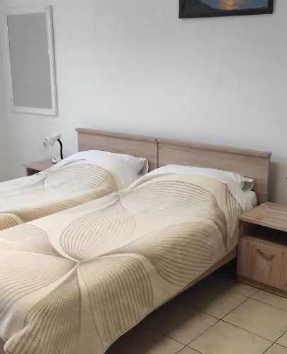 For Holidays In 아파트 풀라