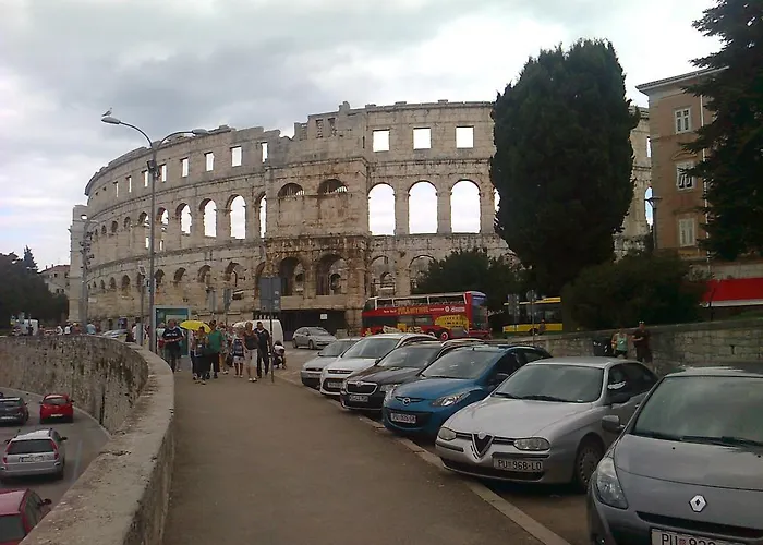 For Holidays In 풀라