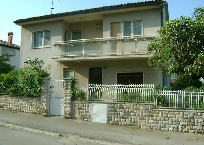 For Holidays In 풀라