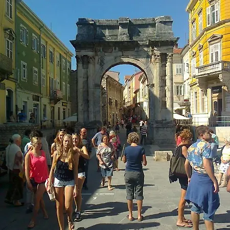 For Holidays In Пула