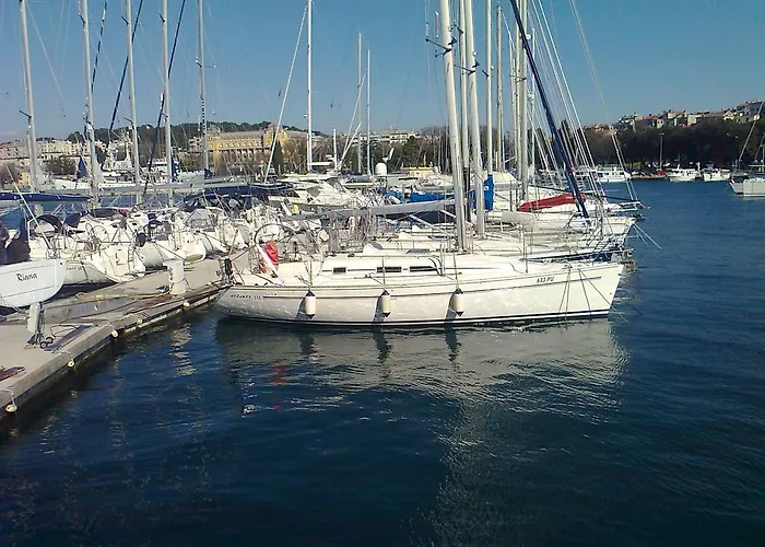 For Holidays In Póla
