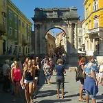 For Holidays In Пула